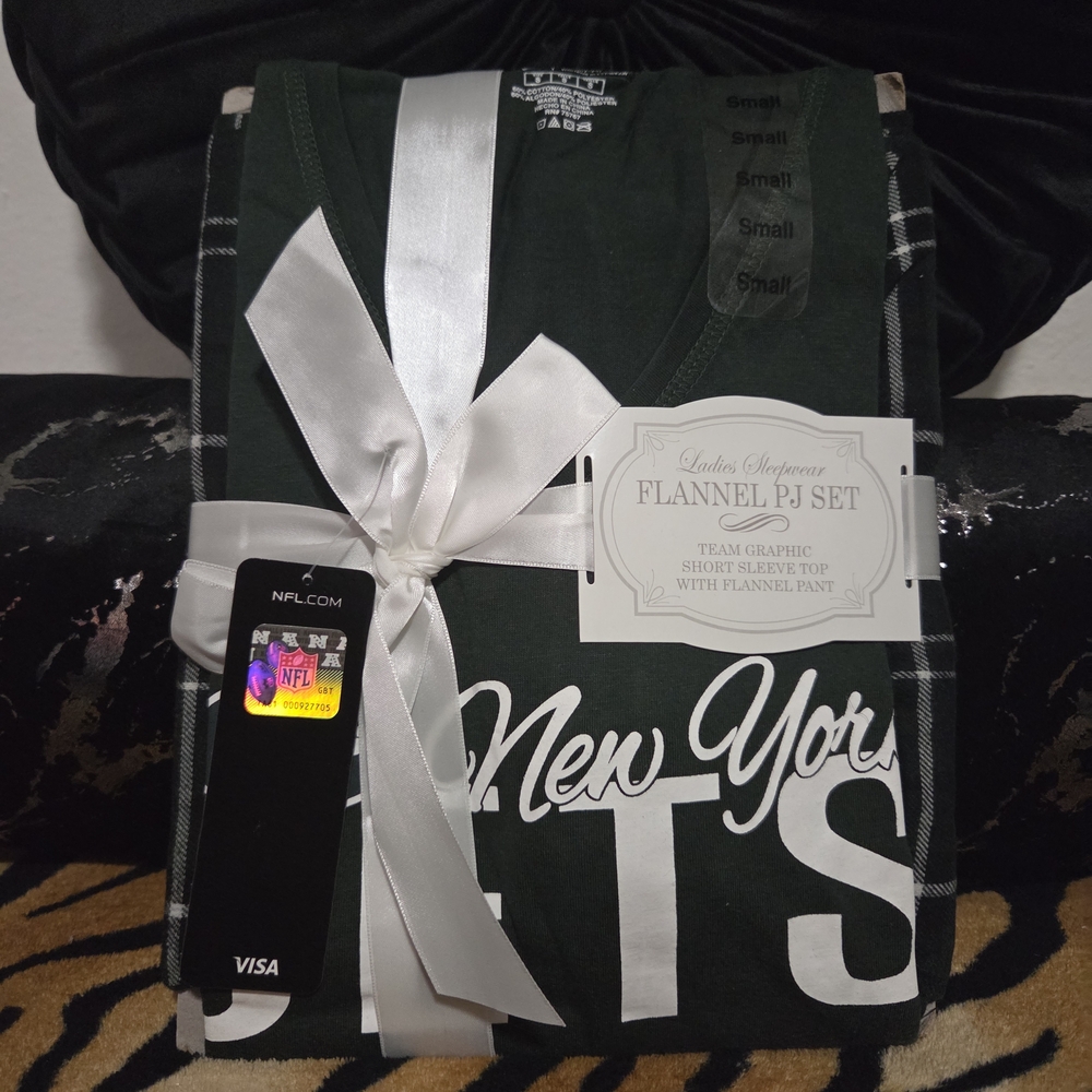 NFL Dark Green and White Flannel PJ Set